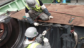 상업운전 사진 - 정비 작업