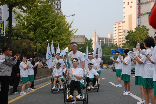 충남도시가스, 제 90회 전국체육대회 성화봉송 참가 （10/26）