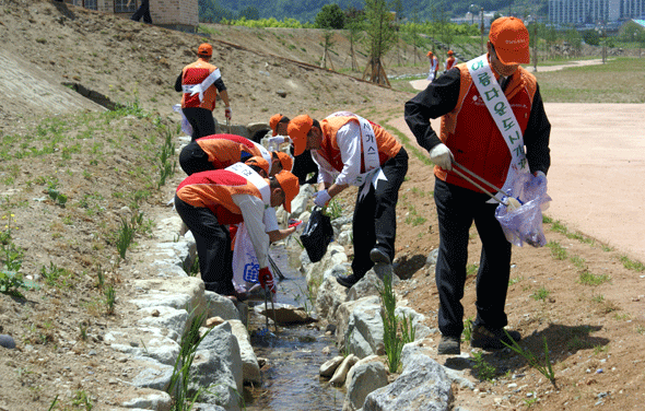 전남도시가스, 동천정화활동에 구슬땀 