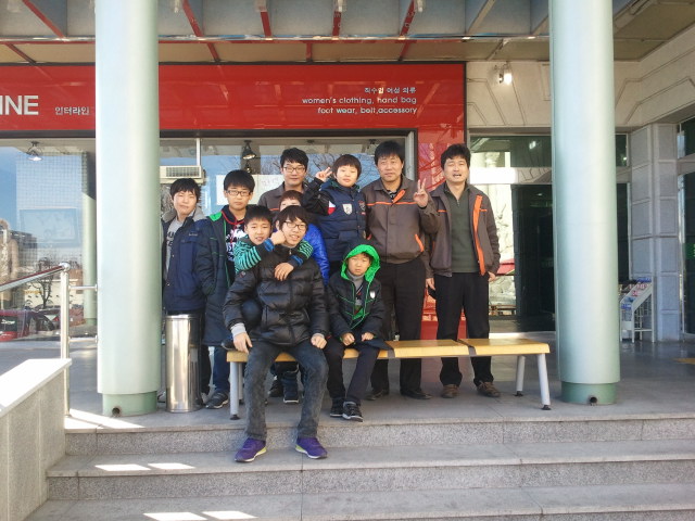 영남ES, 2012년 첫 봉사활동 시행（장성아동센터 목욕）