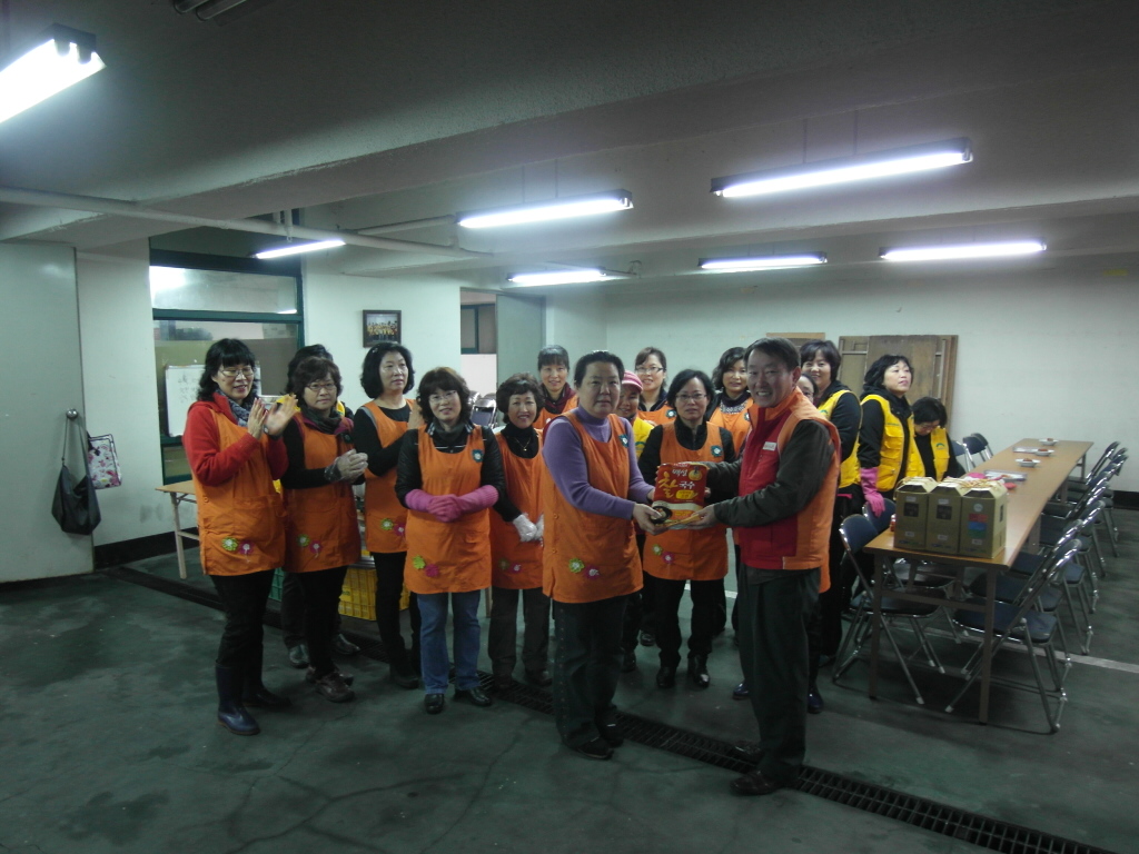 독거노인 무료급식 봉사（12.03.06）